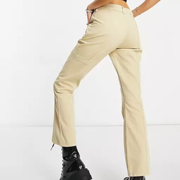 ASOS Low-rise flare jeans in beige - Picture 2 of 3